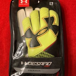 UNDER ARMOUR  DESFAIO PRO GOALIE GLOVES